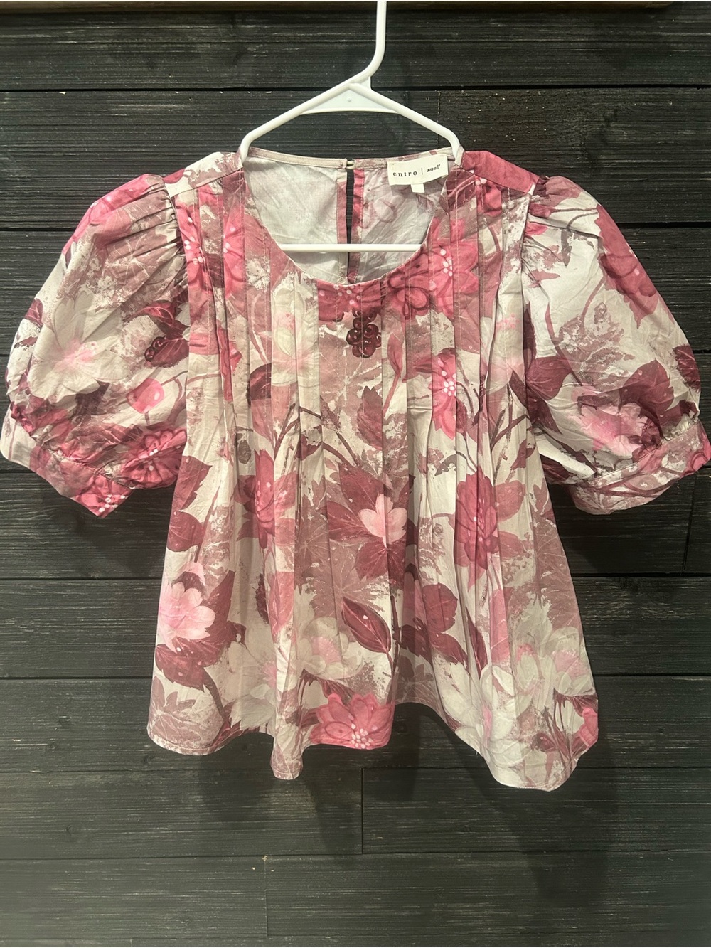 Entro brand Floral Pleated Puff Sleeve Top